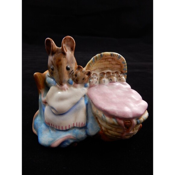 Beatrix Potter Hunca Munca w/BP2 Beswick Gold OvalRARE